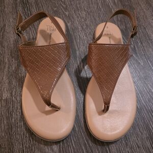 Time and Tru Women's Brown Sandals